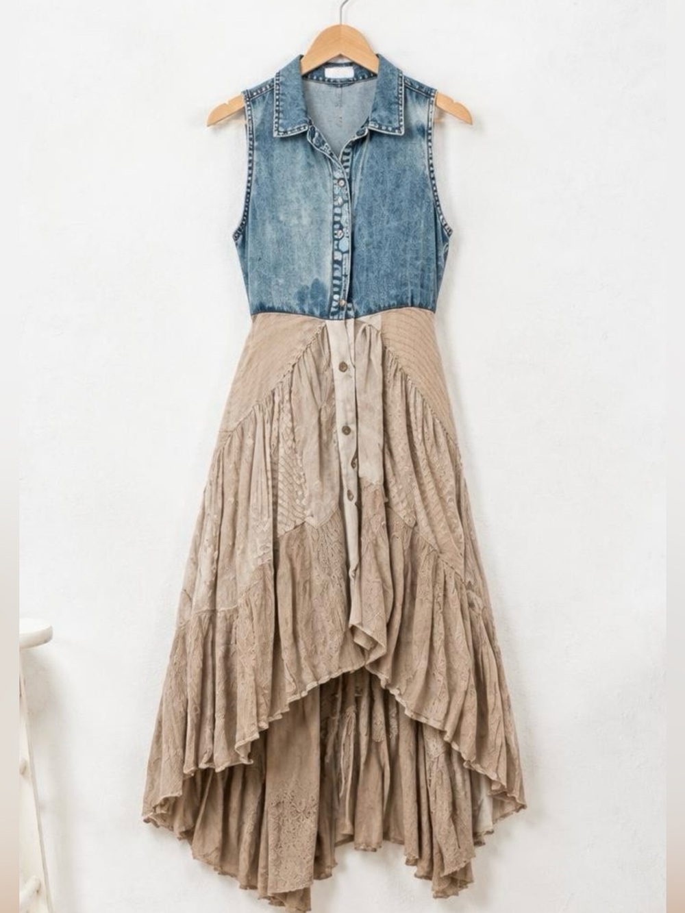 226 NWT Young Threads Front Open Asymmetrical High Low Top - Latte